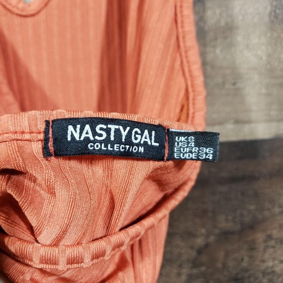 Nasty Gal ribbed halter v-neck bodysuit - Picture 5 of 8